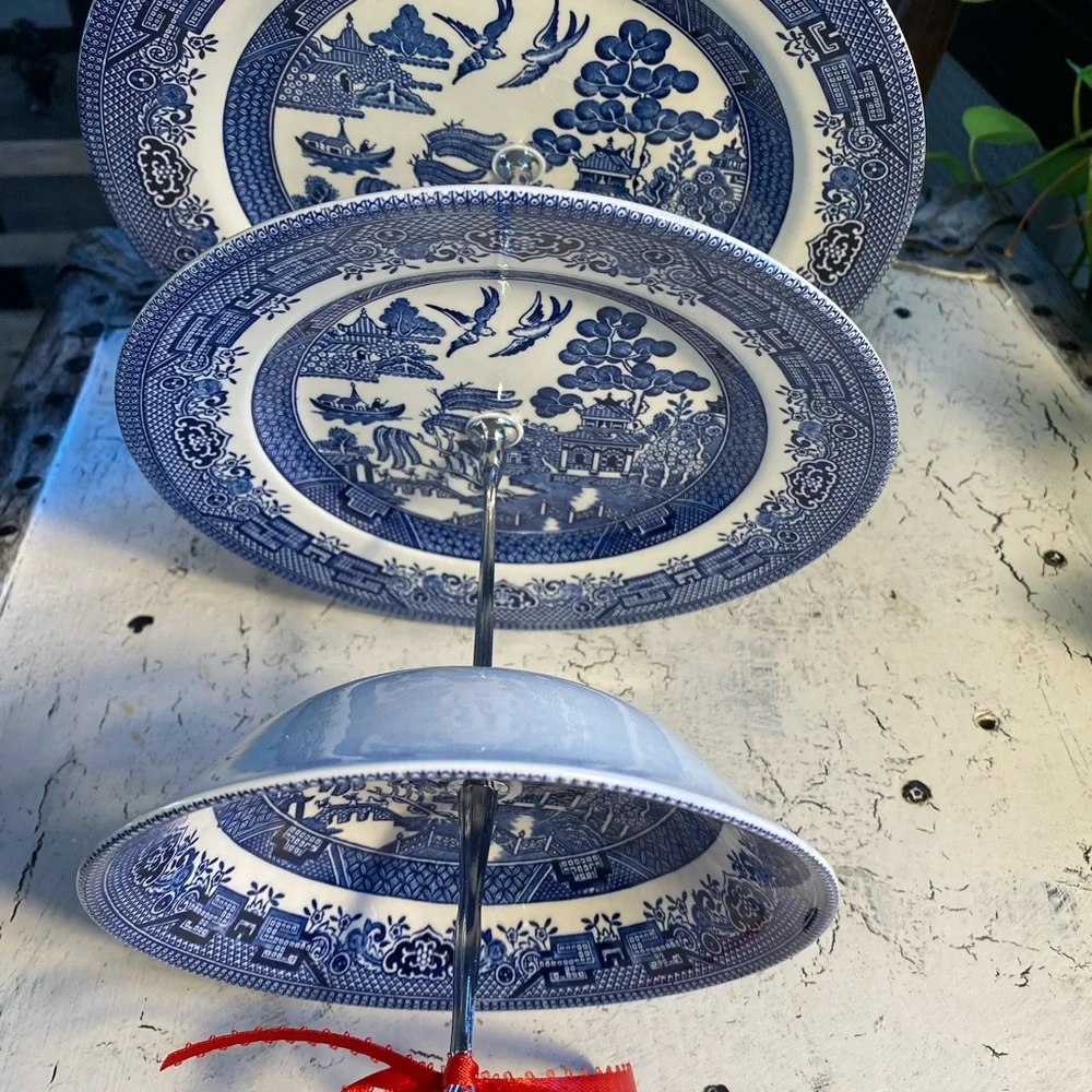 Blue Willow 3 Tired Cupcakes Stand - Picture 8 of 11